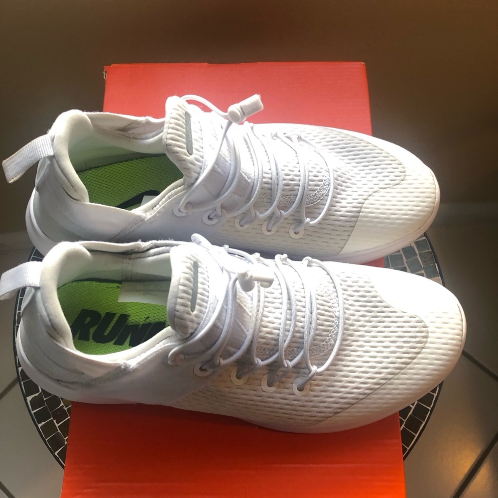 Nike Shoes Size 7.5 White Free RN CMTR